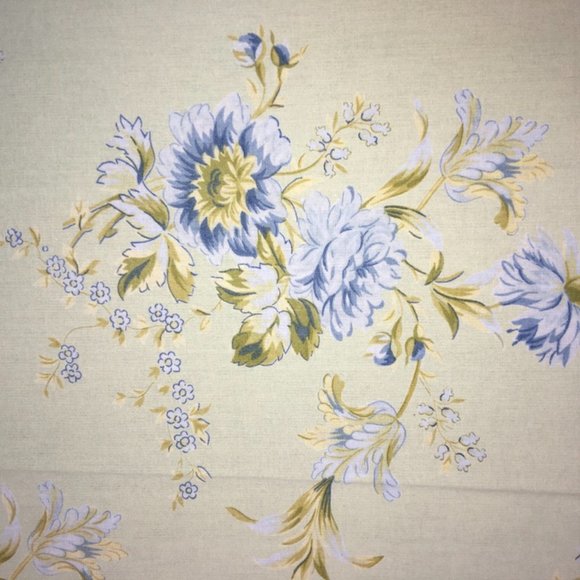 FIRM!  Gorgeous April Cornell Classic Florals Tablecloth with Check Border - Picture 4 of 7